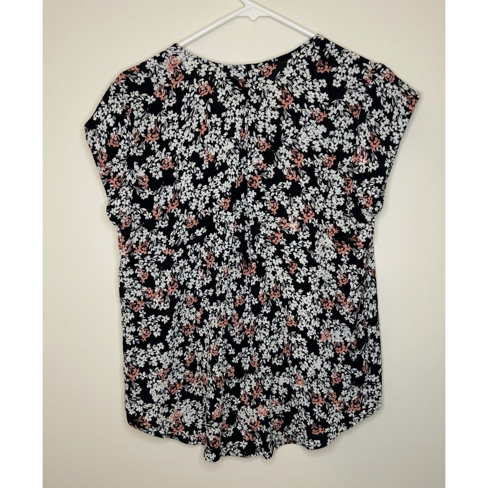 Liz Claiborne Black Floral Cap Sleeve Blouse Top Pullover Casual Women's M - Picture 3 of 4
